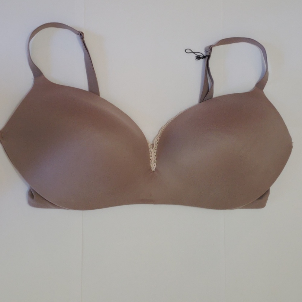 Victoria secret Plunge No wire Bra Size 36 DD